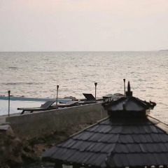 Отель Golden Cliff House пляж