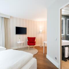 Отель NH Collection Frankfurt City 4* Стандартный номер с различными типами кроватей фото 10