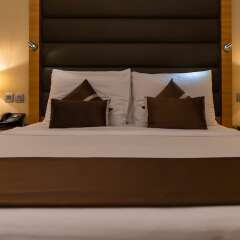Copthorne Hotel Sharjah сейф в номере