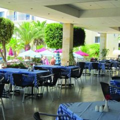 Отель Crown Resorts Elamaris Кипр, Протарас - 4 отзыва об отеле, цены и фото номеров - забронировать отель Crown Resorts Elamaris онлайн питание фото 3