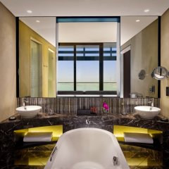 Отель Grand Hyatt Abu Dhabi Hotel And Residences Emirates Pearl ОАЭ, Абу-Даби - отзывы, цены и фото номеров - забронировать отель Grand Hyatt Abu Dhabi Hotel And Residences Emirates Pearl онлайн ванная фото 2