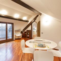 Отель Olivia's nest in downtown интерьер отеля