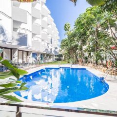 Отель Roc Lago Rojo - Adults recommended Испания, Торремолинос - 1 отзыв об отеле, цены и фото номеров - забронировать отель Roc Lago Rojo - Adults recommended онлайн бассейн фото 3