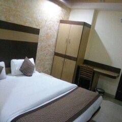 Hotel Dwarkadhish Intercontinental комната для гостей