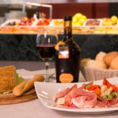 CDH Hotel Parma & Congressi Парма питание