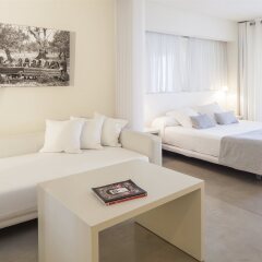 Отель El Hotel Pacha – Includes entrance to Pacha Club Испания, Ивиса - 1 отзыв об отеле, цены и фото номеров - забронировать отель El Hotel Pacha – Includes entrance to Pacha Club онлайн комната для гостей фото 3
