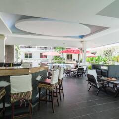 Отель Tropical Palm Resort And Spa гостиничный бар