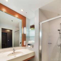 Отель Holiday Inn Helsinki West- Ruoholahti ванная