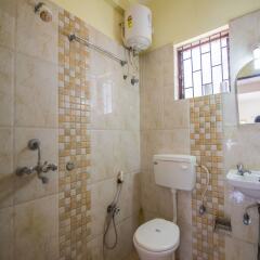 Апартаменты OYO 13211 Home Spacious Studio Morjim Beach Гоа ванная