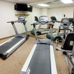 Отель Holiday Inn Express Haskell-Wayne Area фитнесс-зал фото 2