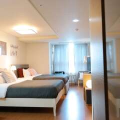 Апартаменты Myeongdong Studio сейф в номере