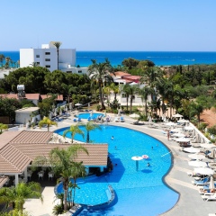 Christofinia Hotel бассейн