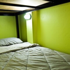 Inn Dee Home Hostel Бангкок комната для гостей