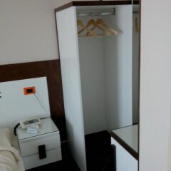 Hotel Briganti Куальяно сейф в номере