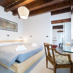 Отель Ve.N.I.Ce. Cera Casa Santo Stefano Италия, Венеция - отзывы, цены и фото номеров - забронировать отель Ve.N.I.Ce. Cera Casa Santo Stefano онлайн комната для гостей фото 2