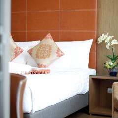 Отель On8 Sukhumvit Nana Bangkok by Compass Hospitality балкон