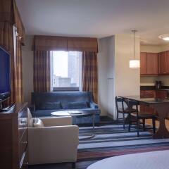 Отель Residence Inn by Marriott New York Manhattan/Times Square США, Нью-Йорк - отзывы, цены и фото номеров - забронировать отель Residence Inn by Marriott New York Manhattan/Times Square онлайн комната для гостей фото 5