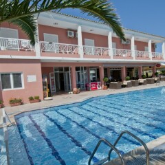 Отель Angelina Hotel & Apartments Греция, Корфу - отзывы, цены и фото номеров - забронировать отель Angelina Hotel & Apartments онлайн бассейн фото 3