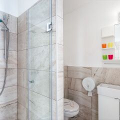 Отель Amber Gardenview Studios ванная фото 4