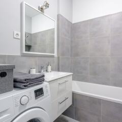 Апартаменты Chill Apartments Bliska Wola ванная