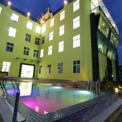 Отель Deluxe Hotel Мьянма, Хехо - отзывы, цены и фото номеров - забронировать отель Deluxe Hotel онлайн бассейн