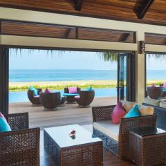Отель Sheraton Maldives Full Moon Resort & Spa гостиничный бар