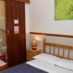 Hotel Meridiana Лондон сейф в номере