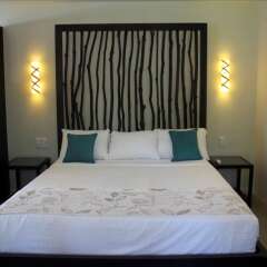 Отель Treasure Island Resort сейф в номере