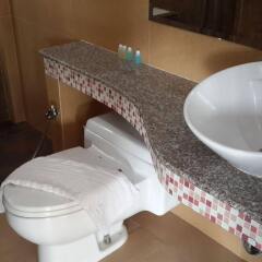Отель Chaweng Lakeview Condotel ванная