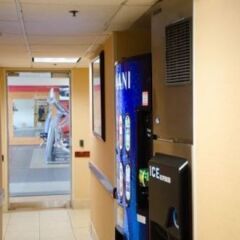 Отель Radisson Jfk Airport США, Нью-Йорк - отзывы, цены и фото номеров - забронировать отель Radisson Jfk Airport онлайн банкомат