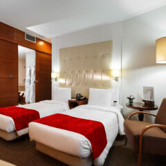 Гостиница DoubleTree by Hilton Novosibirsk в Новосибирске - забронировать гостиницу DoubleTree by Hilton Novosibirsk, цены и фото номеров Новосибирск комната для гостей фото 5