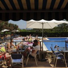 Отель Camping Del Mar Испания, Мальграт-де-Мар - отзывы, цены и фото номеров - забронировать отель Camping Del Mar онлайн пляж