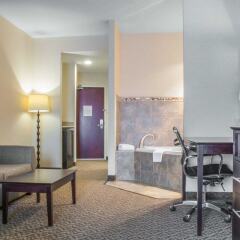 Отель Comfort Suites Cicero комната для гостей фото 4