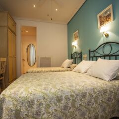 Отель Ava Rooms сейф в номере