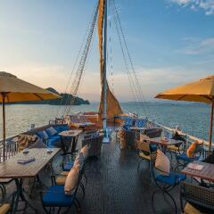 Отель Paradise Luxury Sails Cruise пляж фото 2