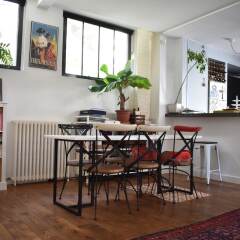Апартаменты Spacious 2 Bedroom Loft Style Apartment Париж гостиничный бар
