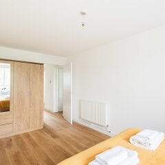 Апартаменты Platinum Apartments Next to Warren Street 9987 комната для гостей фото 4
