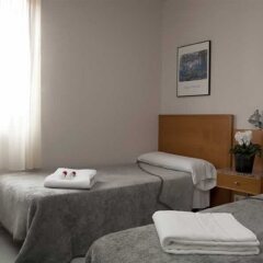 Отель Hostal Lami комната для гостей