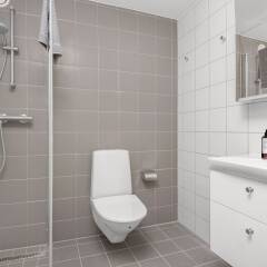 Отель Forenom Aparthotel Stockholm Flemingsberg ванная фото 2