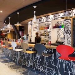 Отель ibis Rotterdam City Centre Нидерланды, Роттердам - 2 отзыва об отеле, цены и фото номеров - забронировать отель ibis Rotterdam City Centre онлайн гостиничный бар