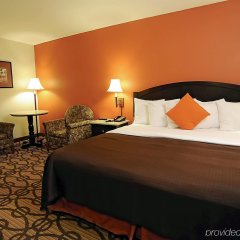 La Quinta Inn & Suites by Wyndham Springfield South in Springfield, United States of America from 127$, photos, reviews - zenhotels.com guestroom photo 2