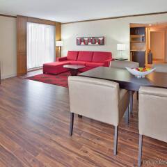Отель Crowne Plaza Gatineau-Ottawa Канада, Гатино - отзывы, цены и фото номеров - забронировать отель Crowne Plaza Gatineau-Ottawa онлайн комната для гостей фото 2