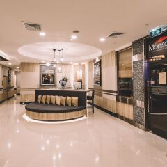 Отель Adelphi Suites Bangkok интерьер отеля фото 2