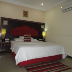 Отель SDM Tavern and Suites комната для гостей фото 3