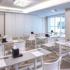 Отель Four Points by Sheraton Sharjah фото 2