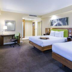 Отель Hampton by Hilton Liverpool/John Lennon Airport Великобритания, Ливерпуль - отзывы, цены и фото номеров - забронировать отель Hampton by Hilton Liverpool/John Lennon Airport онлайн комната для гостей фото 2