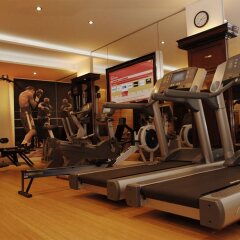 Hotel Plaza Athenee Париж фитнесс-зал
