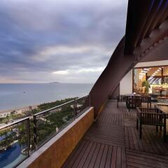 Отель Pullman Oceanview Sanya Bay Resort & Spa балкон