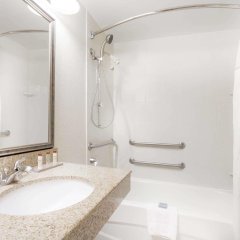 Wingate by Wyndham Columbia / Lexington in Lexington, United States of America from 145$, photos, reviews - zenhotels.com bathroom