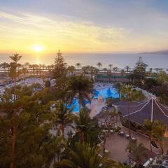 Отель H10 Las Palmeras Плайя де ла Америкас пляж